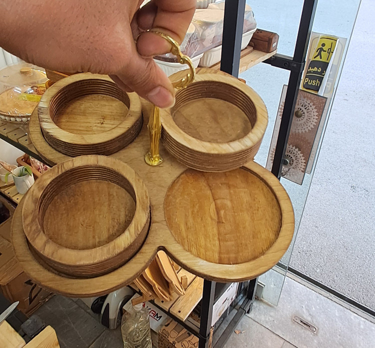 اردو خوری ۴ خانه گرد چوبی