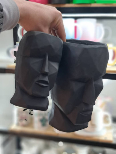 کوزه مشکی پلی استر مدل انسان