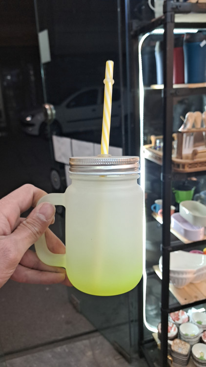 لیوان مدل اسموتی نی دار