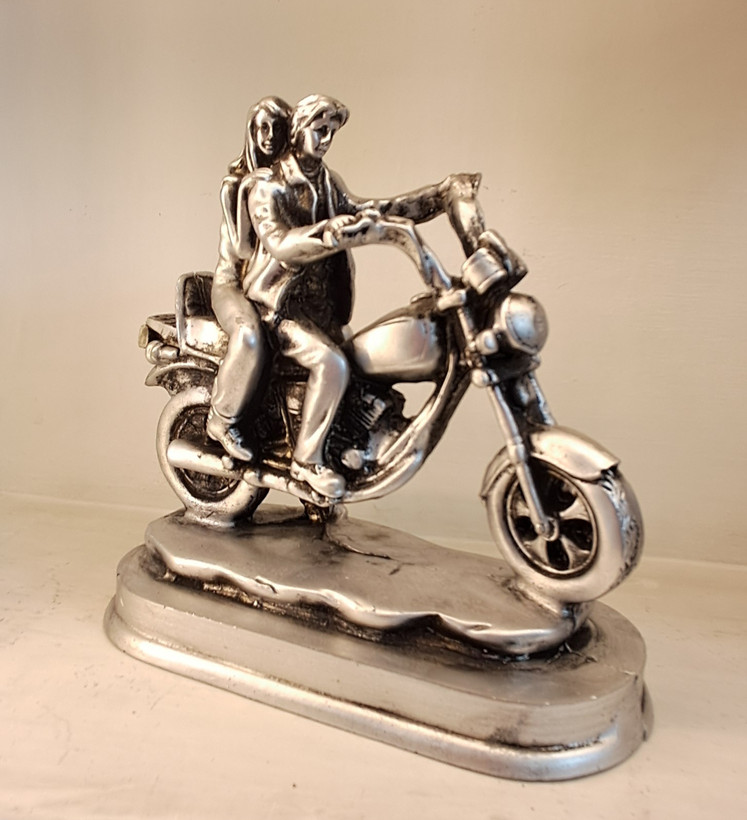 مجسمه دختر پسر موتور سوار پلی استری