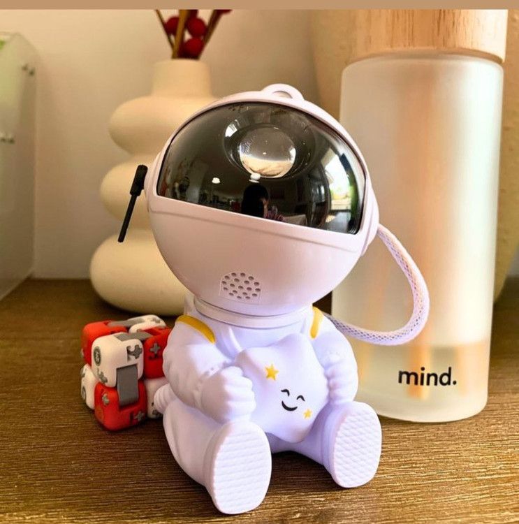 فضانورد کهکشانی کوچک ستاره ای