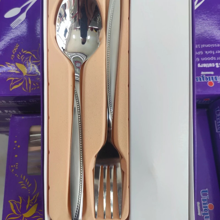 قاشق چنگال یونیک ۱۲ پارچه