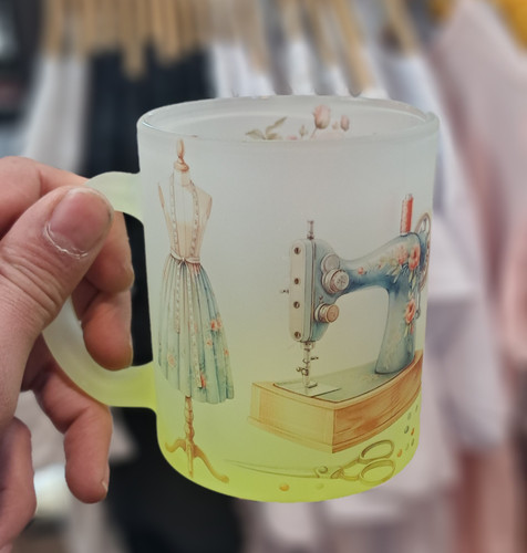 ماگ شیشه ای طرح خیاط